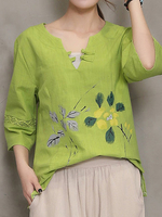 Fashionable Loose Print V Neck 3/4 Sleeve Women T-Shirts