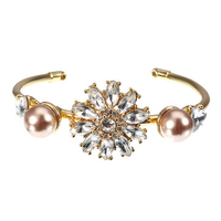 JASSY Trendy Zirconia Flower Bracelet