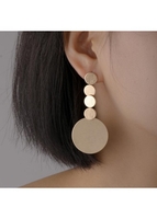1 Pair Round Gold Metal Detail Earrings