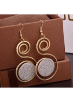 Metal Detail Geometric Design Gold Earrings