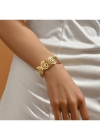 Metal Detail Geometric Hollow Gold Bangle