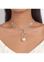 Pearl Rhinestone Detail Gold Round Necklace