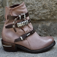 Noracora Boots Khaki Rivet Closed Toe Boots