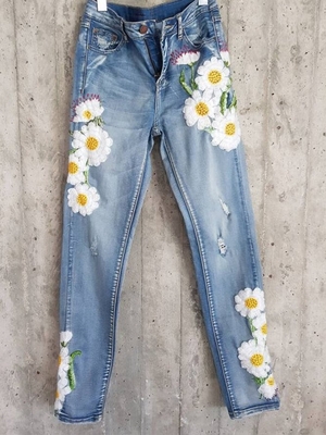 Anniecloth 1 Women Bottoms
Holiday Blue Printed Denim
Bottoms