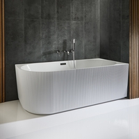 Baignoire semi-îlot d